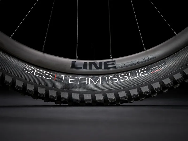 Trek Slash 9.9 XX1 AXS Mountain Bike in Blue-6